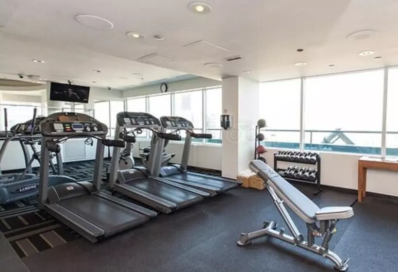 Отель Cambridge Suites Toronto