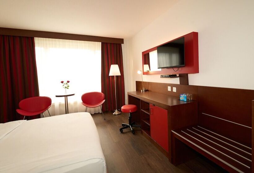 בית מלון כפרי Conti Dietikon