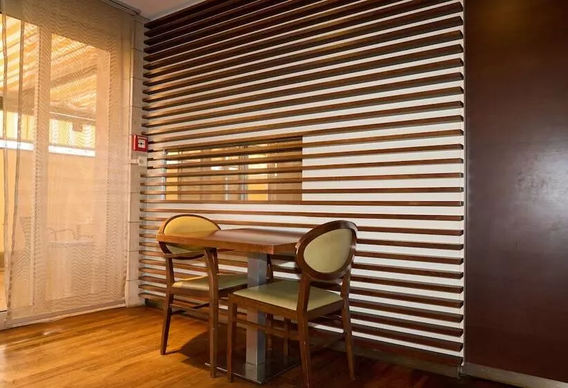 Szálloda Conti Dietikon