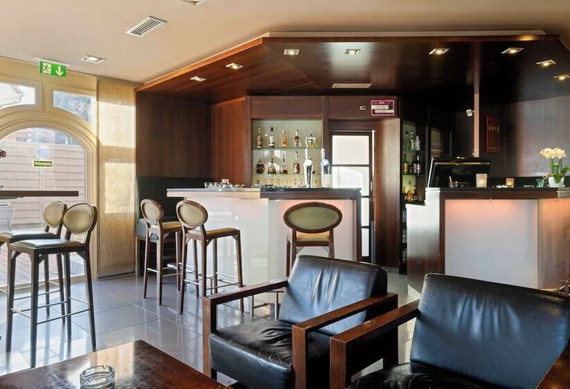 בית מלון כפרי Conti Dietikon