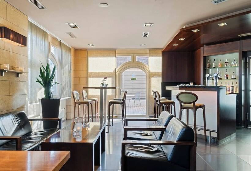 בית מלון כפרי Conti Dietikon