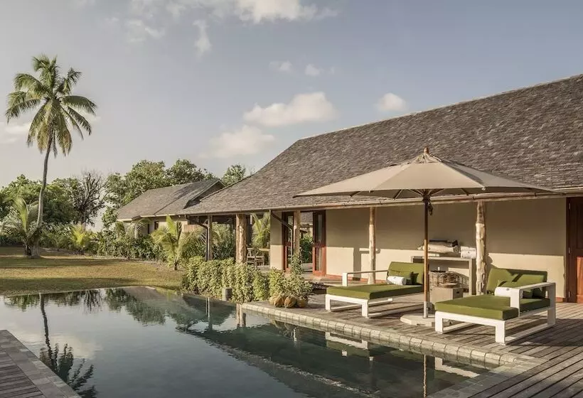 هتل Four Seasons Resort Seychelles At Desroches Island