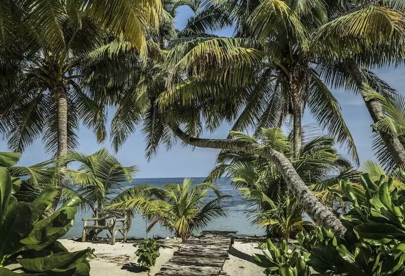 هتل Four Seasons Resort Seychelles At Desroches Island