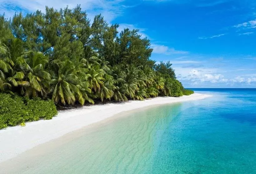 هتل Four Seasons Resort Seychelles At Desroches Island