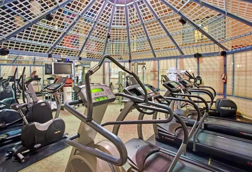 هتل Holiday Inn Toronto  Yorkdale