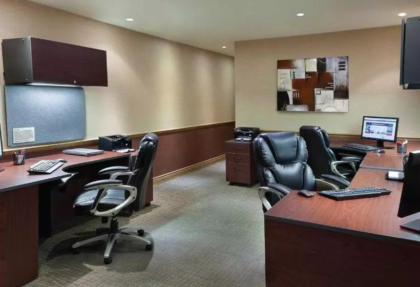 هتل Holiday Inn Toronto  Yorkdale