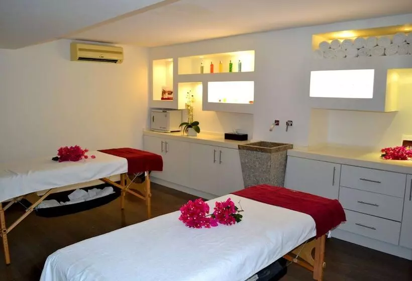 Hommage Hotel & Residences