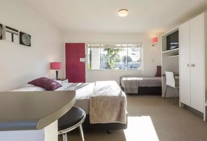 هتل Mt Albert Motor Lodge