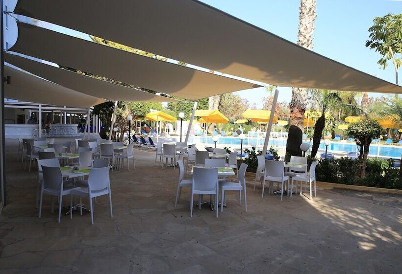 هتل Papouis Protaras