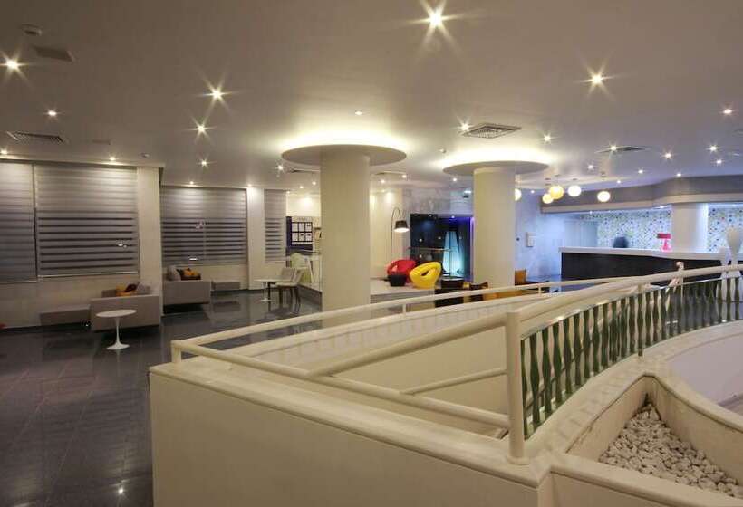 هتل Papouis Protaras