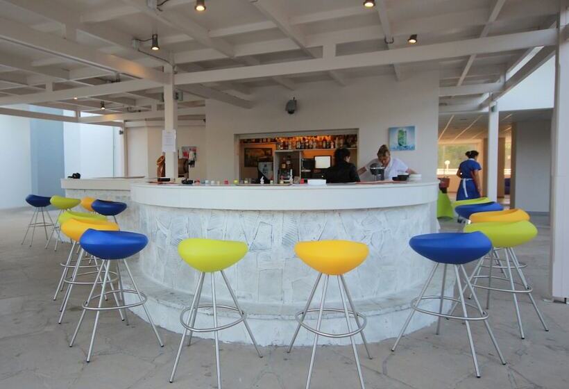 هتل Papouis Protaras