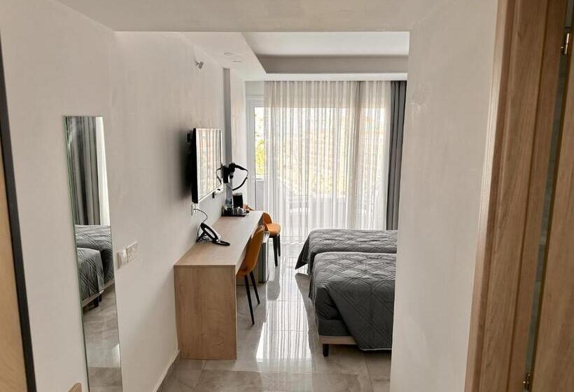 هتل Papouis Protaras