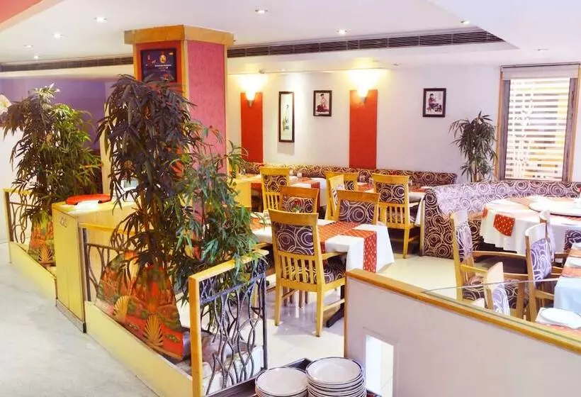 酒店 Ashraya International