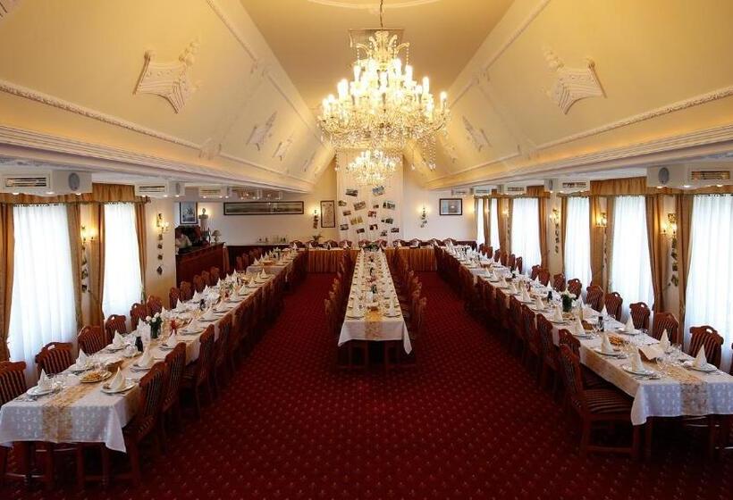 Korona Wellness, Rendezvény és Borszálloda