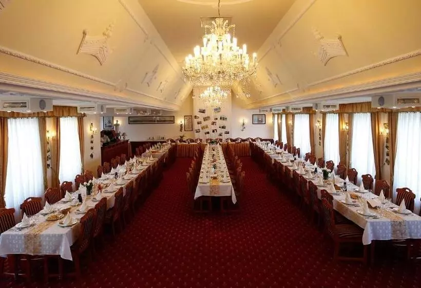 Korona Wellness, Rendezvény és Borszálloda