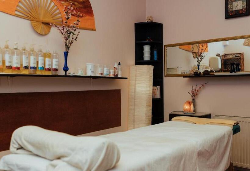 Korona Wellness, Rendezvény és Borszálloda