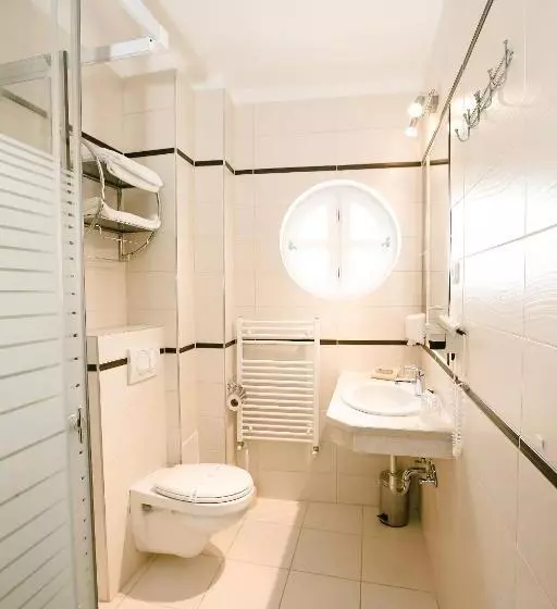 Korona Wellness, Rendezvény és Borszálloda