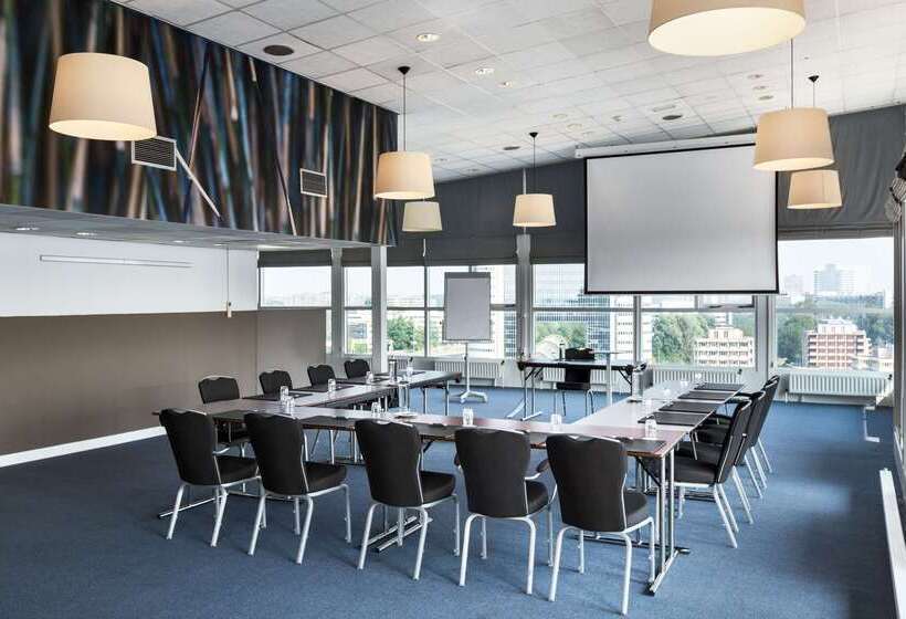 Отель NH Zoetermeer