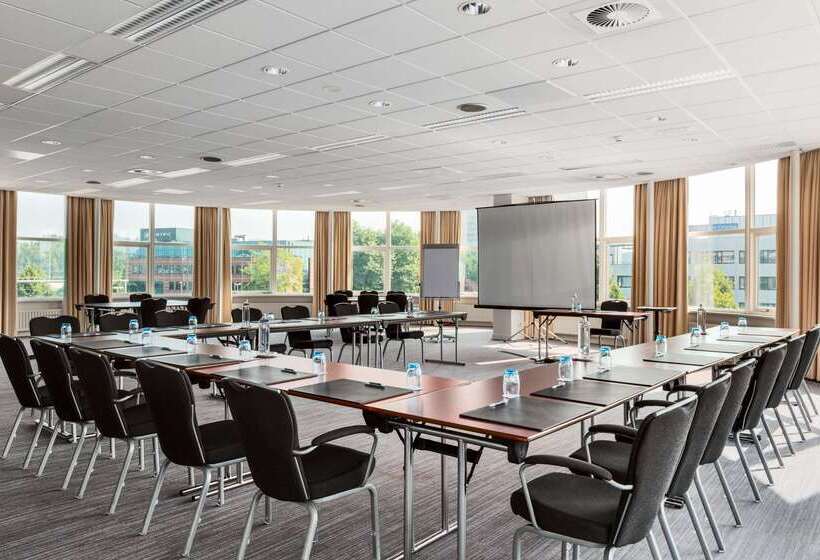 Отель NH Zoetermeer