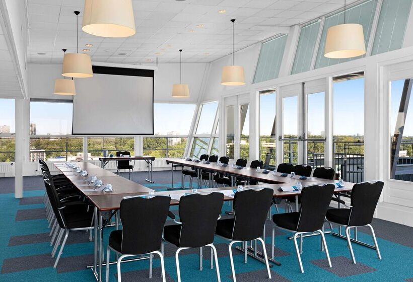 Отель NH Zoetermeer