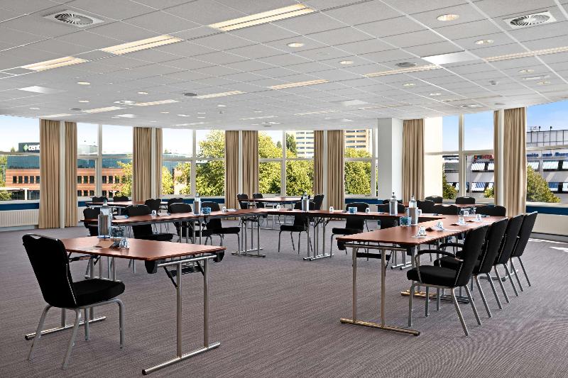 Отель NH Zoetermeer