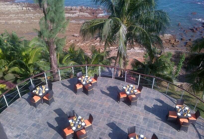 Hotel Sinclairs Bayview