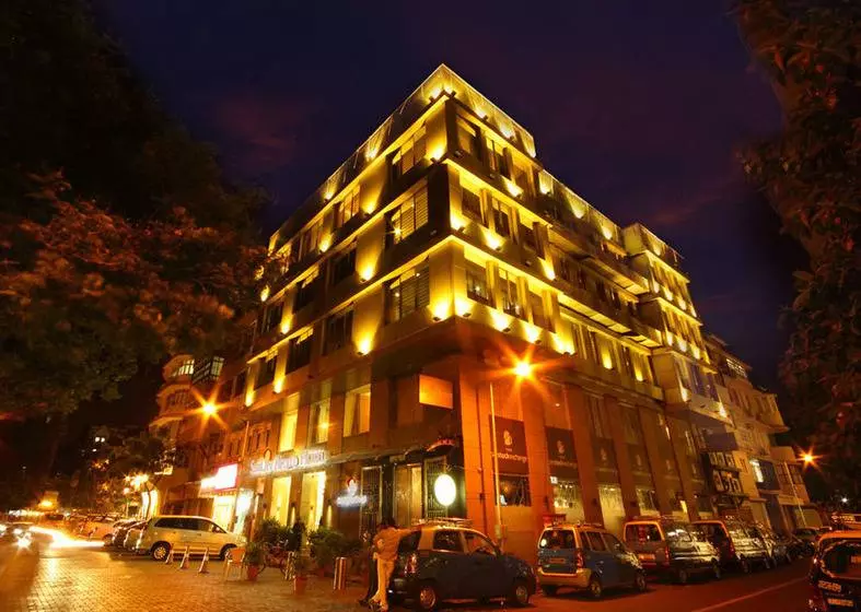 ホテル Suncity Apollo, Colaba