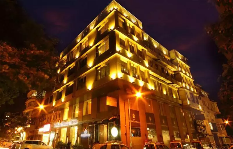 ホテル Suncity Apollo, Colaba