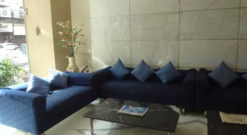 ホテル Suncity Apollo, Colaba