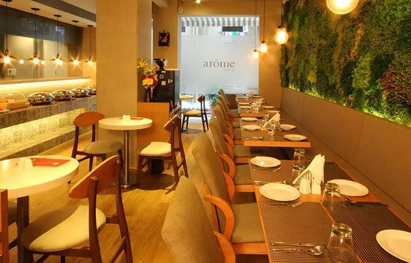 ホテル Suncity Apollo, Colaba