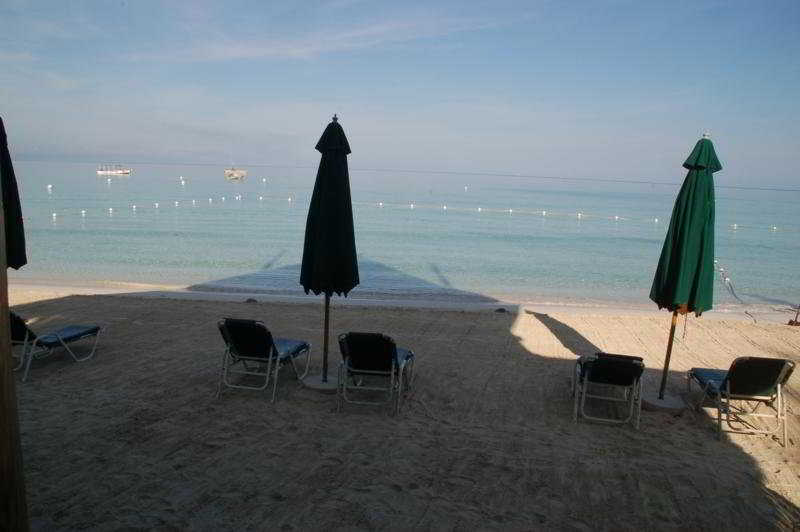 استراحتگاه Yard Beach House