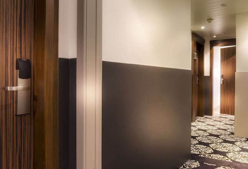 هتل Acanthe Boulogne Billancourt