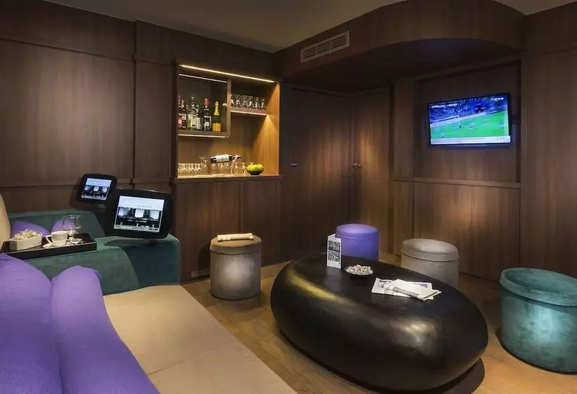 ホテル Acanthe  Boulogne Billancourt