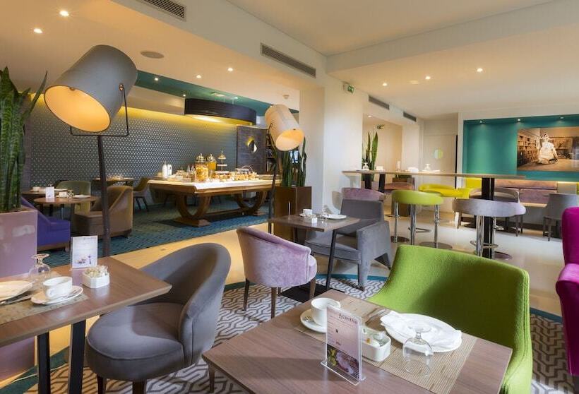 هتل Acanthe Boulogne Billancourt