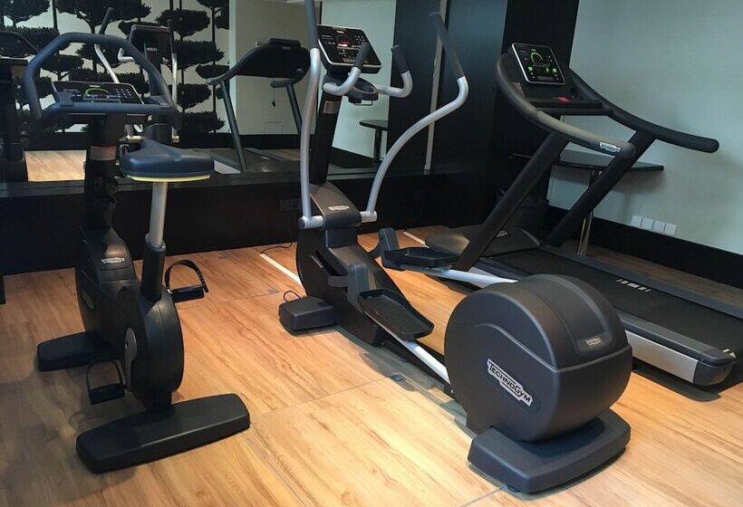 هتل Acanthe Boulogne Billancourt