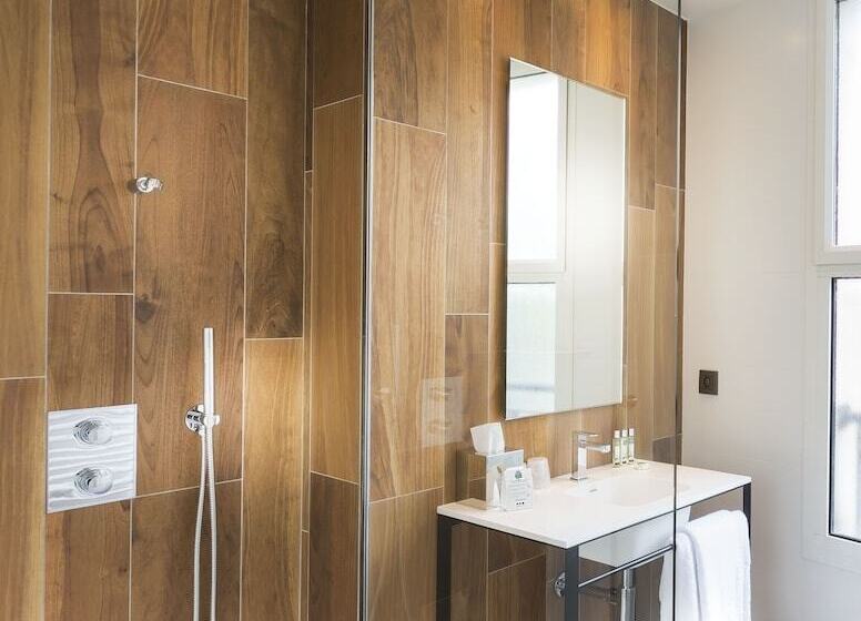 هتل Acanthe Boulogne Billancourt