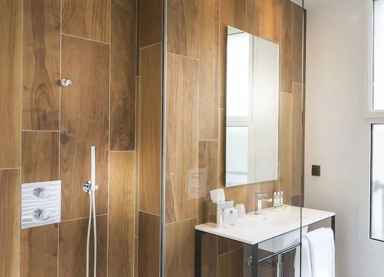 ホテル Acanthe  Boulogne Billancourt