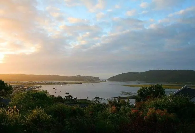 هتل Belvidere Manor Lagoonside Cottages