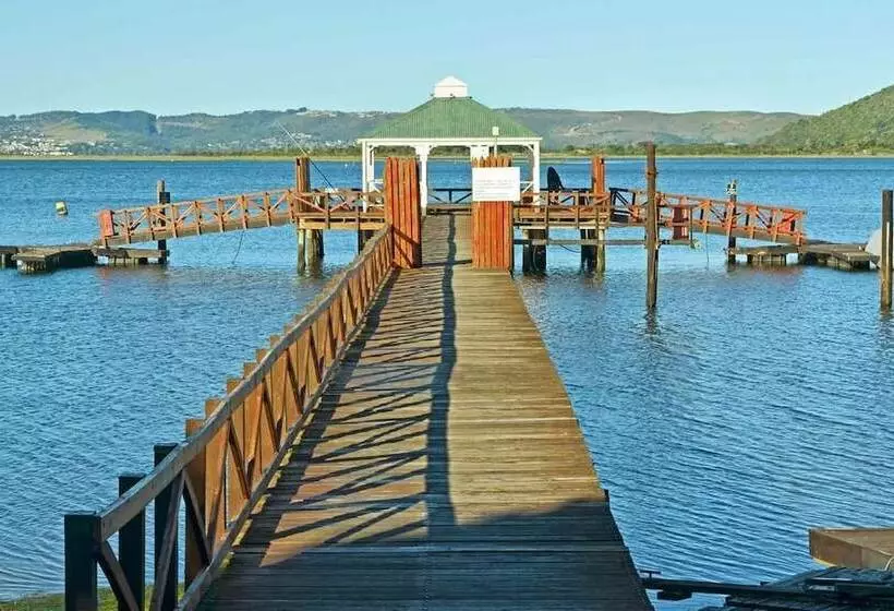 هتل Belvidere Manor Lagoonside Cottages