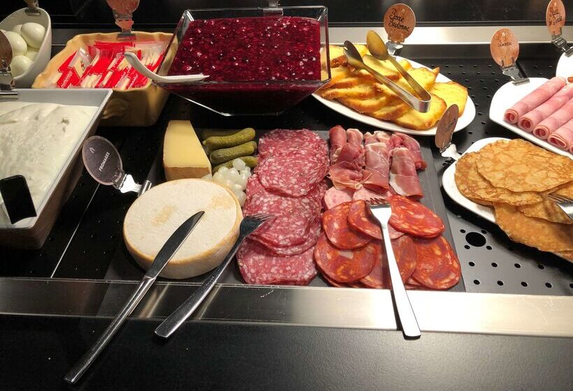 Отель Campanile Amiens Glisy