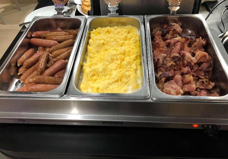 Отель Campanile Amiens Glisy