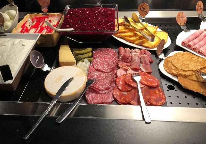 Отель Campanile Amiens Glisy