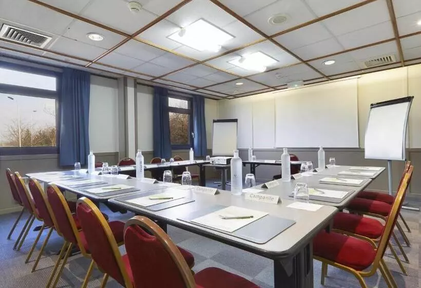 Отель Campanile Blanc Mesnil