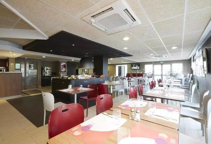 Отель Campanile Blanc Mesnil