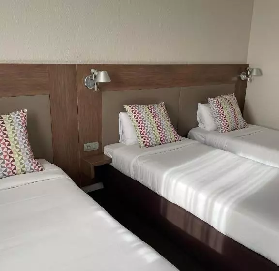 Отель Campanile Blanc Mesnil