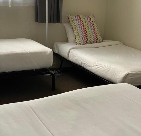 هتل Campanile Blanc Mesnil