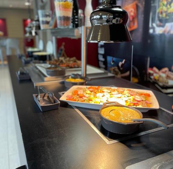 هتل Campanile Blanc Mesnil