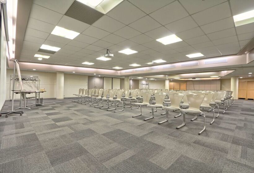 هتل Campanile Paris Est Porte De Bagnolet