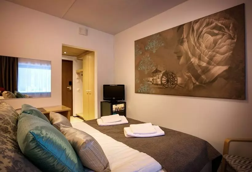 בית מלון כפרי Li Gustavelund