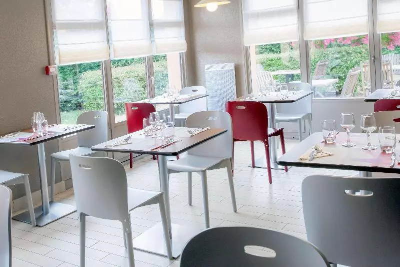 בית מלון כפרי Kyriad Montauban Sud Albasud